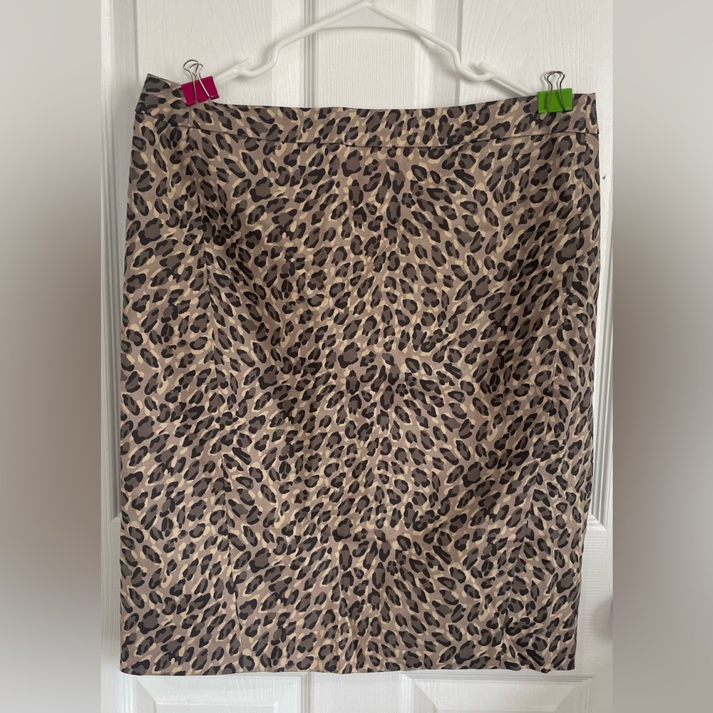 Ann Taylor Loft Leopard/Cheetah print A-line skirt. Size 14.